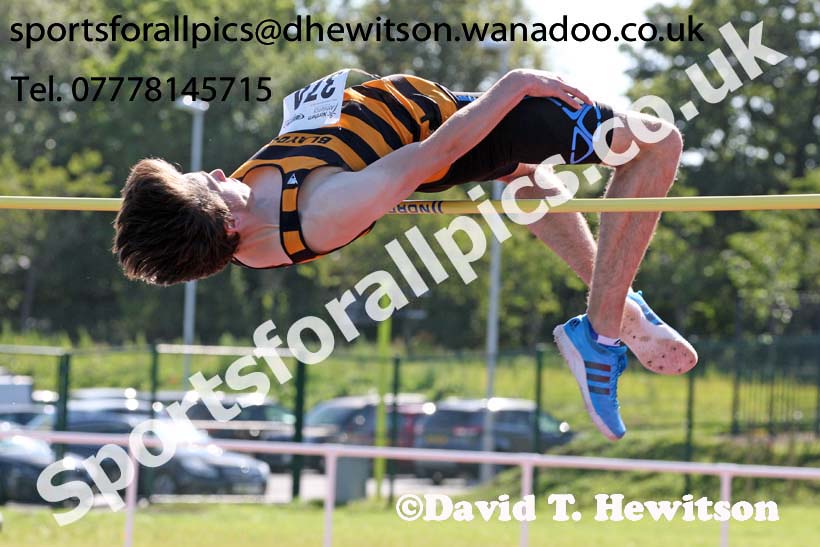 Under-17 mens high jump. Photo: David T. Hewitson/Sports for All Pics